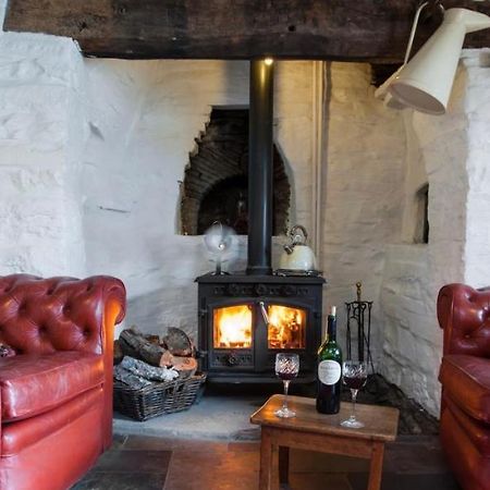 Ty Fferm Hen, Ancient Farmhouse, Coity Bach Talybont-on-Usk 外观 照片