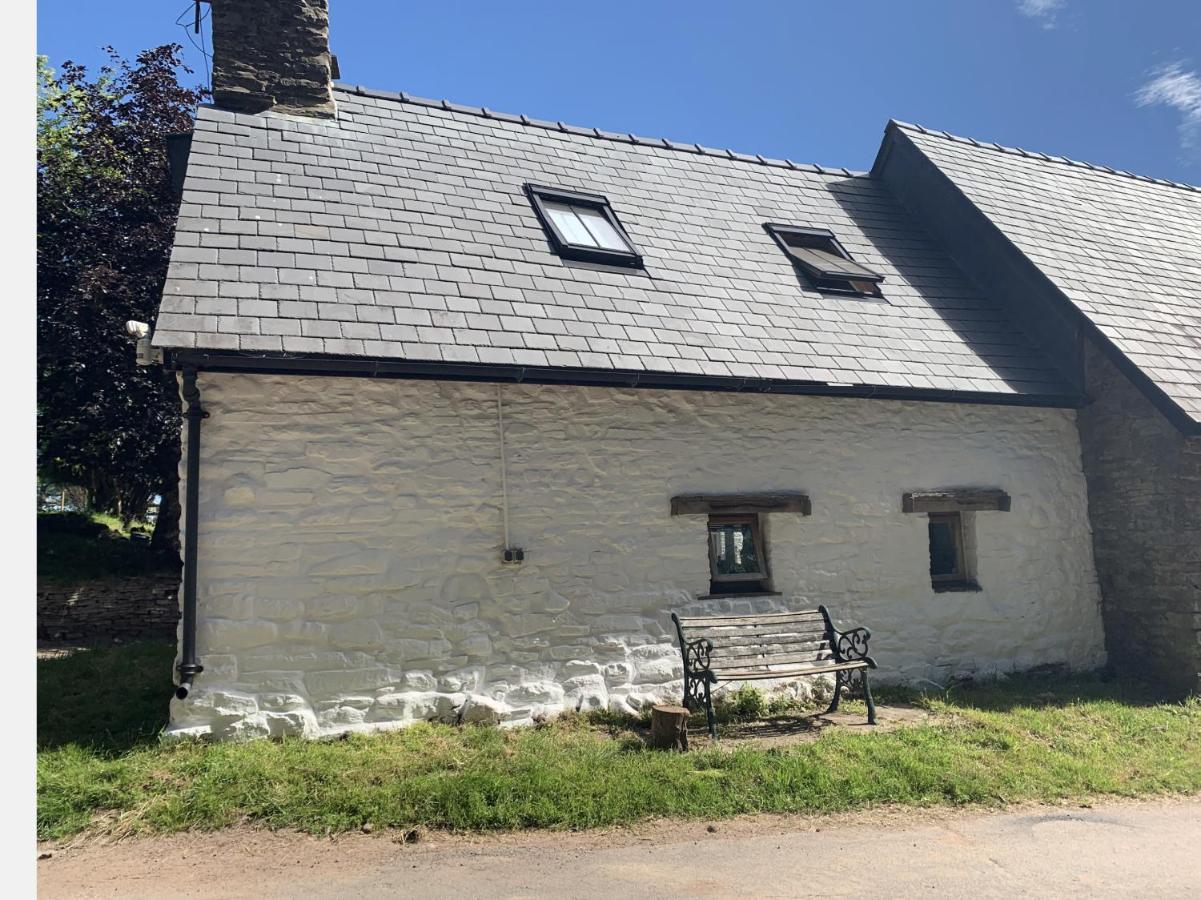 Ty Fferm Hen, Ancient Farmhouse, Coity Bach Talybont-on-Usk 外观 照片