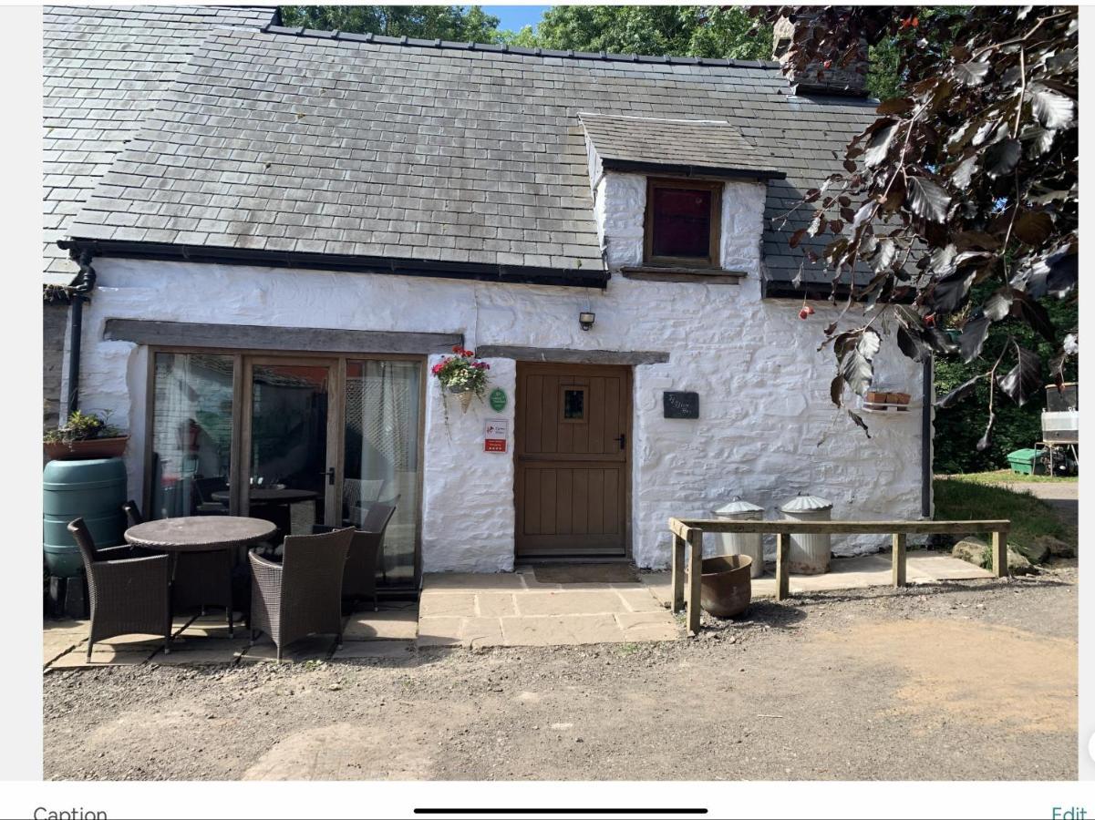 Ty Fferm Hen, Ancient Farmhouse, Coity Bach Talybont-on-Usk 外观 照片